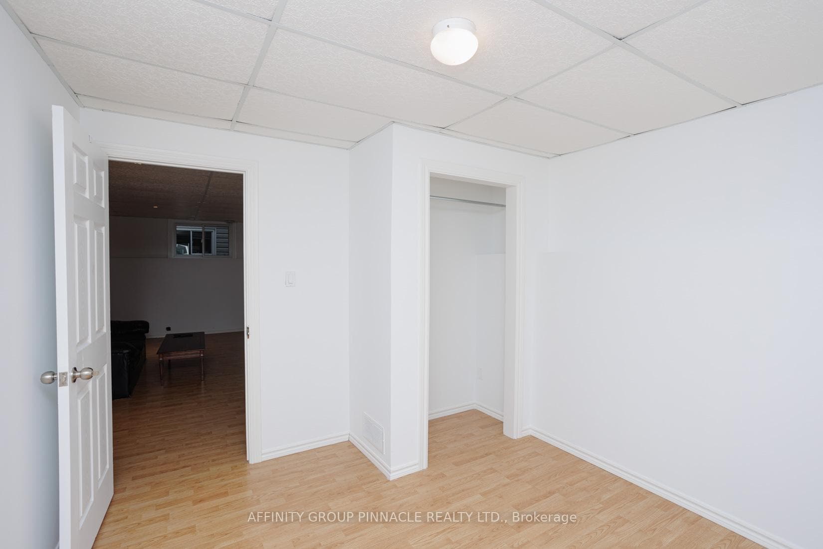 104 Adelaide Street photo 31