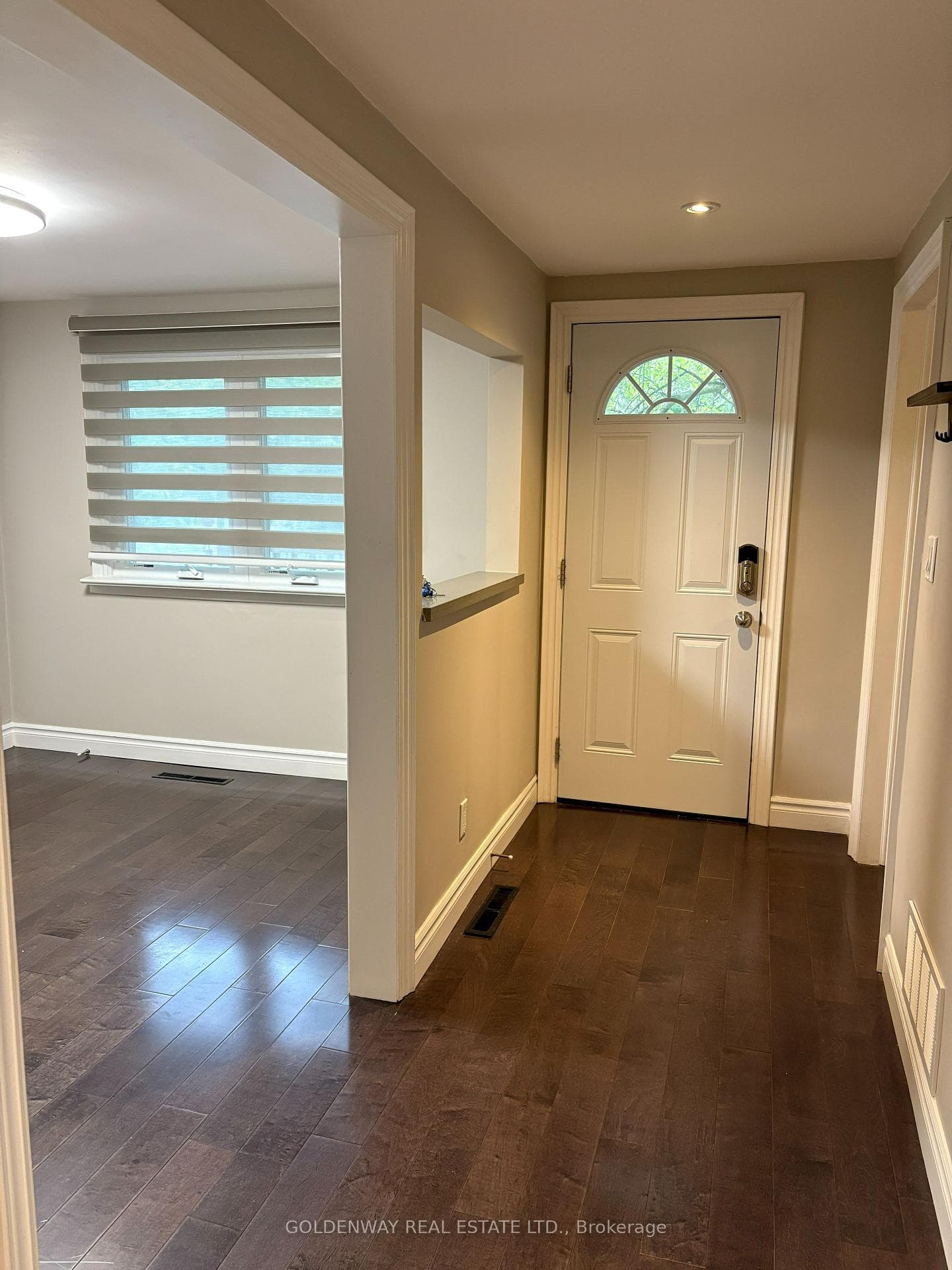 166 Newton Street photo 2