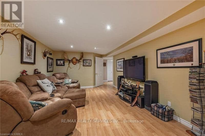 172 MACDOUGALL Drive photo 27