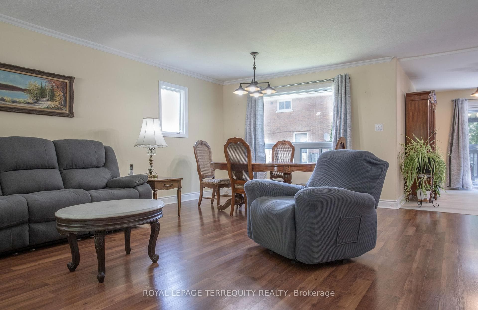 24 Simcoe Street photo 7