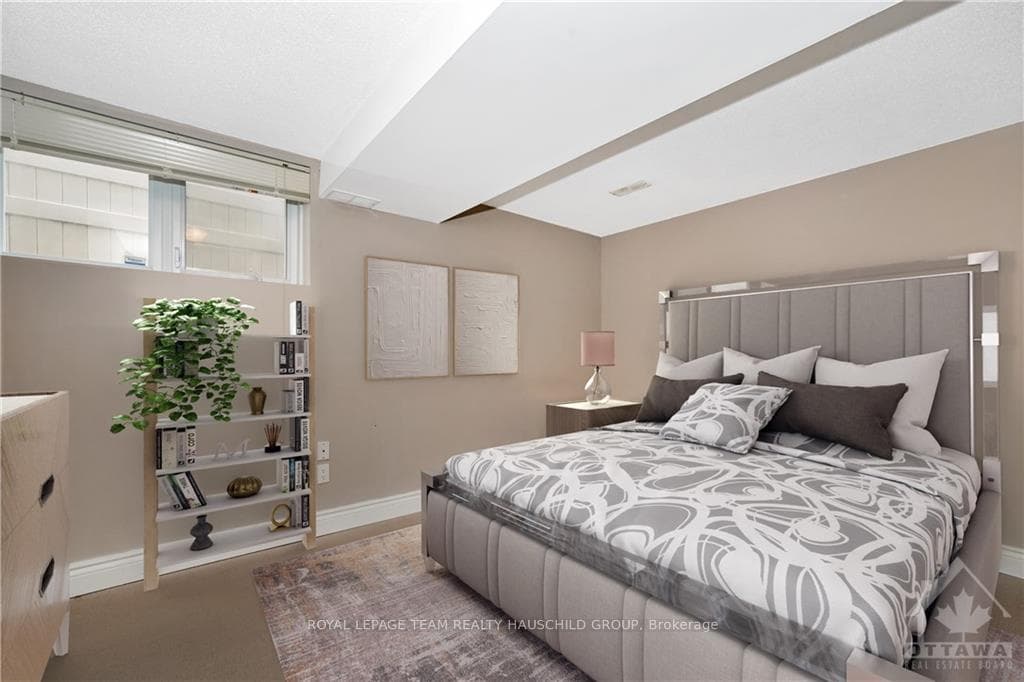56 LLOYDALEX Crescent photo 25