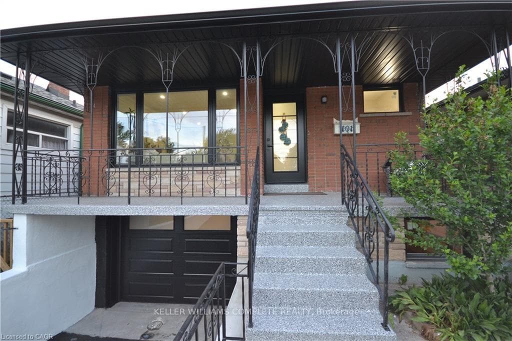 101 REID Avenue photo 3