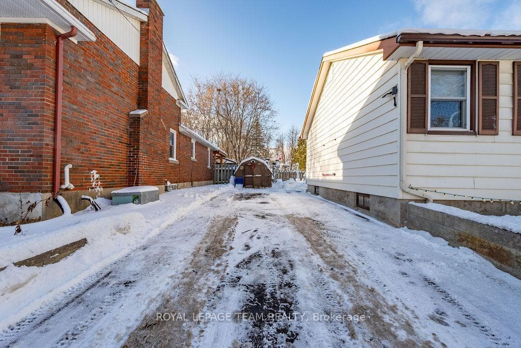 144 Opeongo Road photo 22