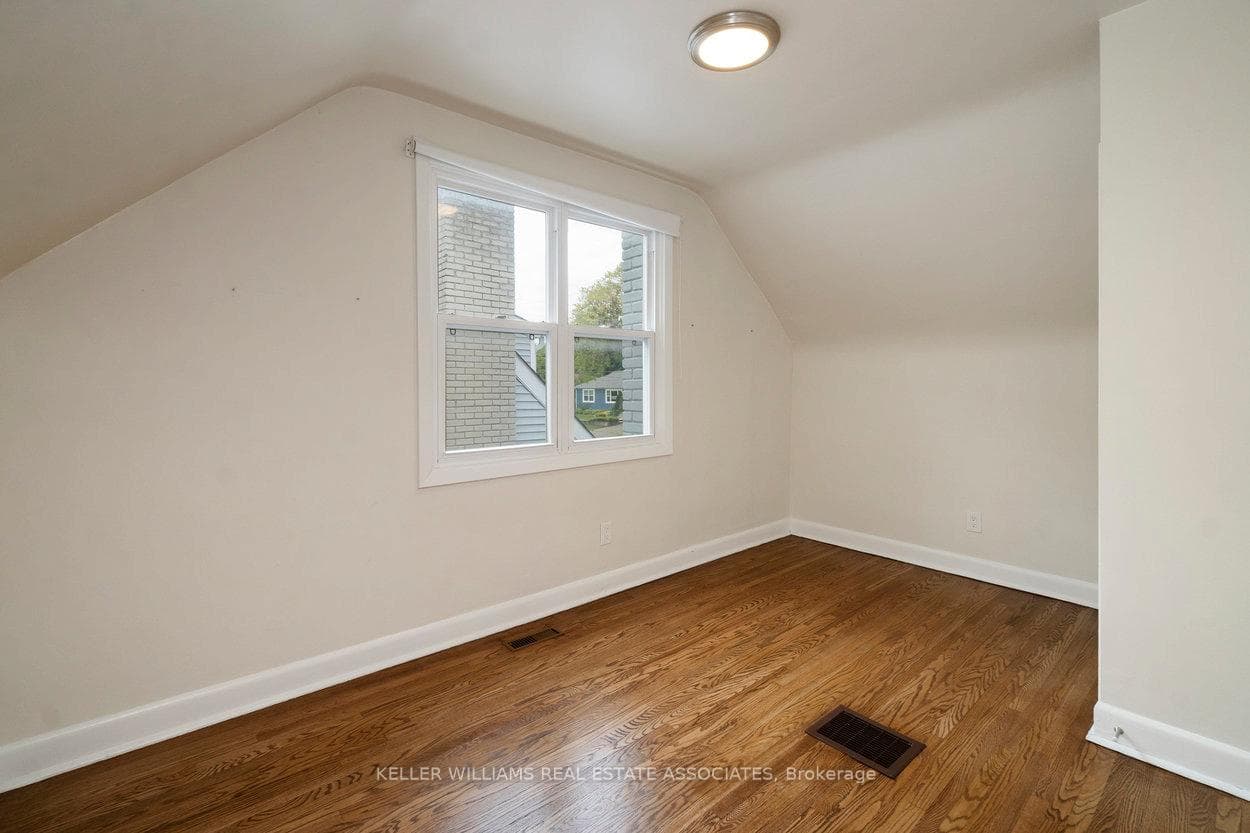 10 Joseph Street photo 21
