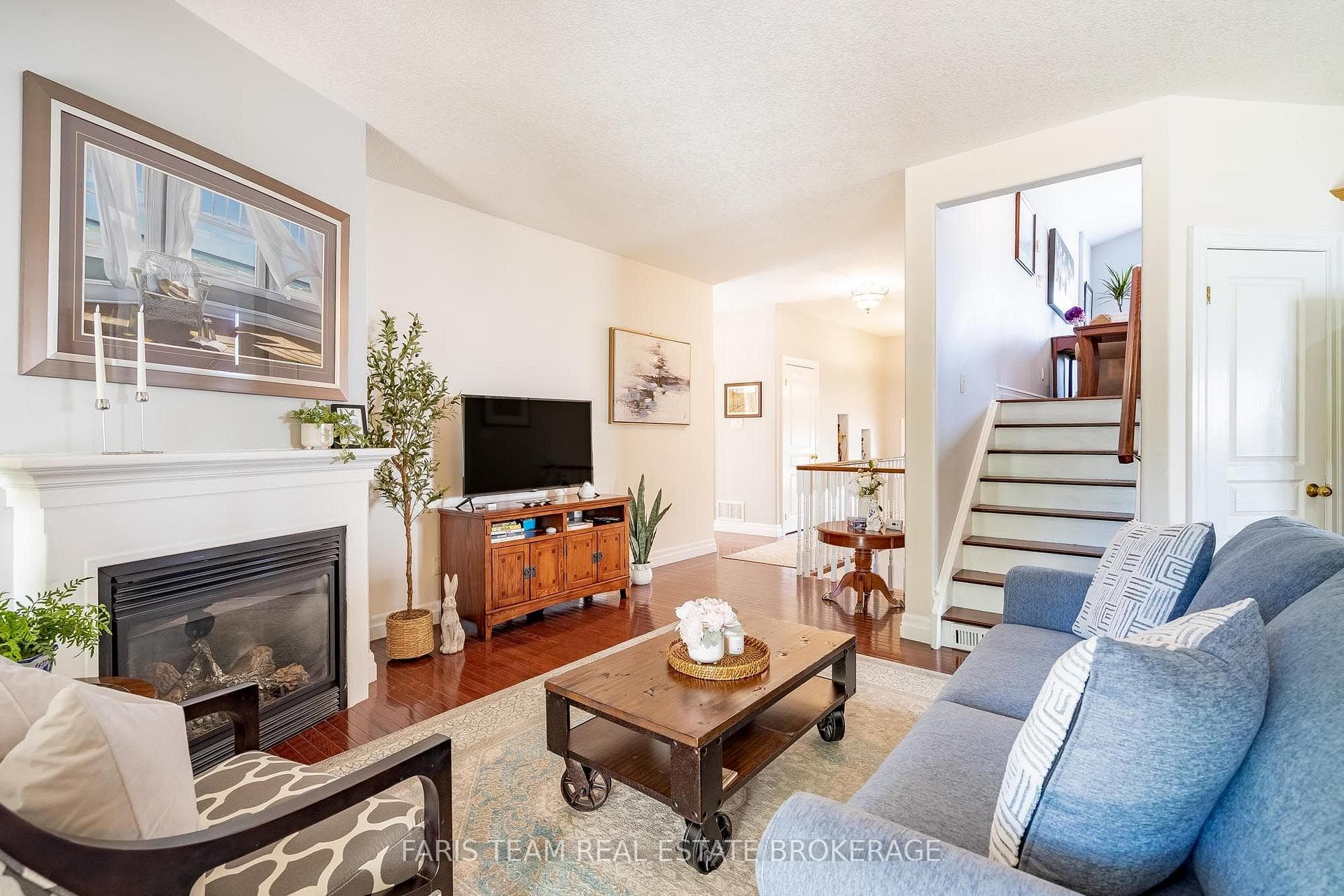 123 Wawinet Street photo 11