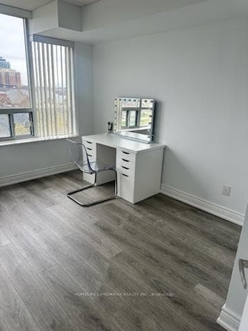 310 Red Maple Road Unit 514 photo 8