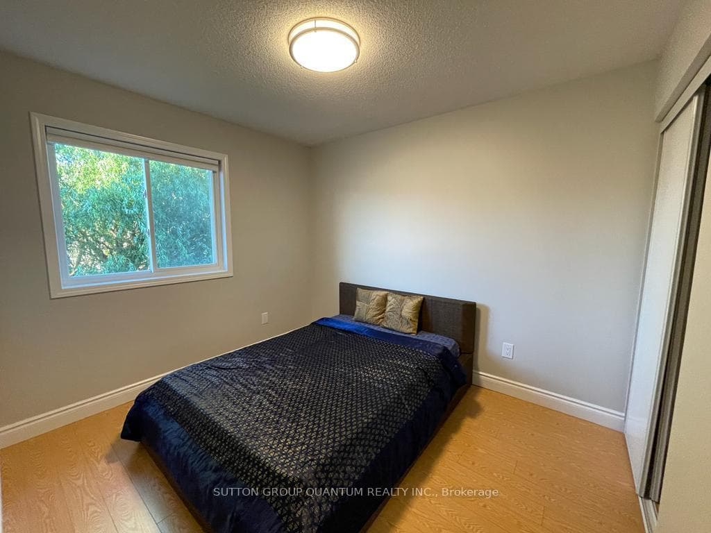 239 Brisdale Drive Unit Upper photo 7