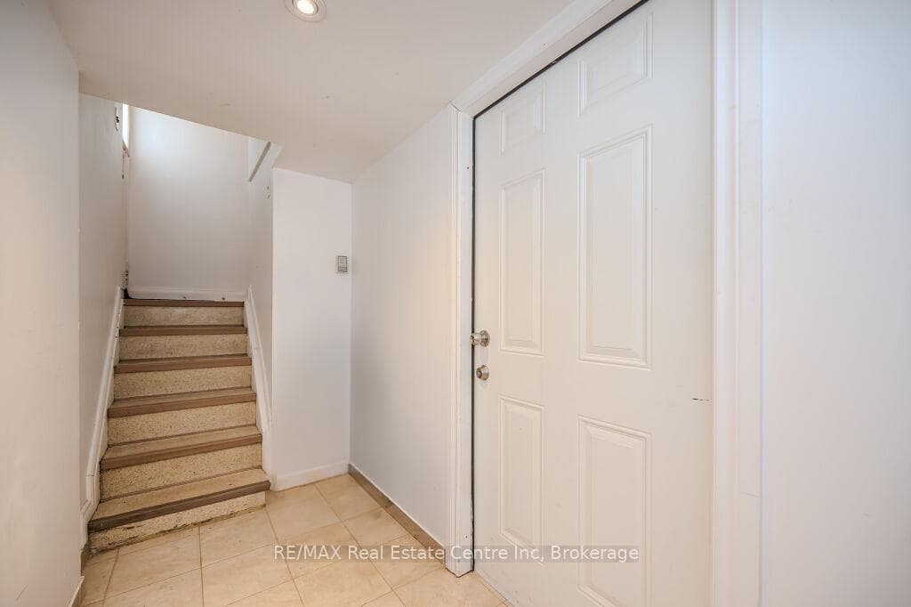 113 Elizabeth Street photo 9