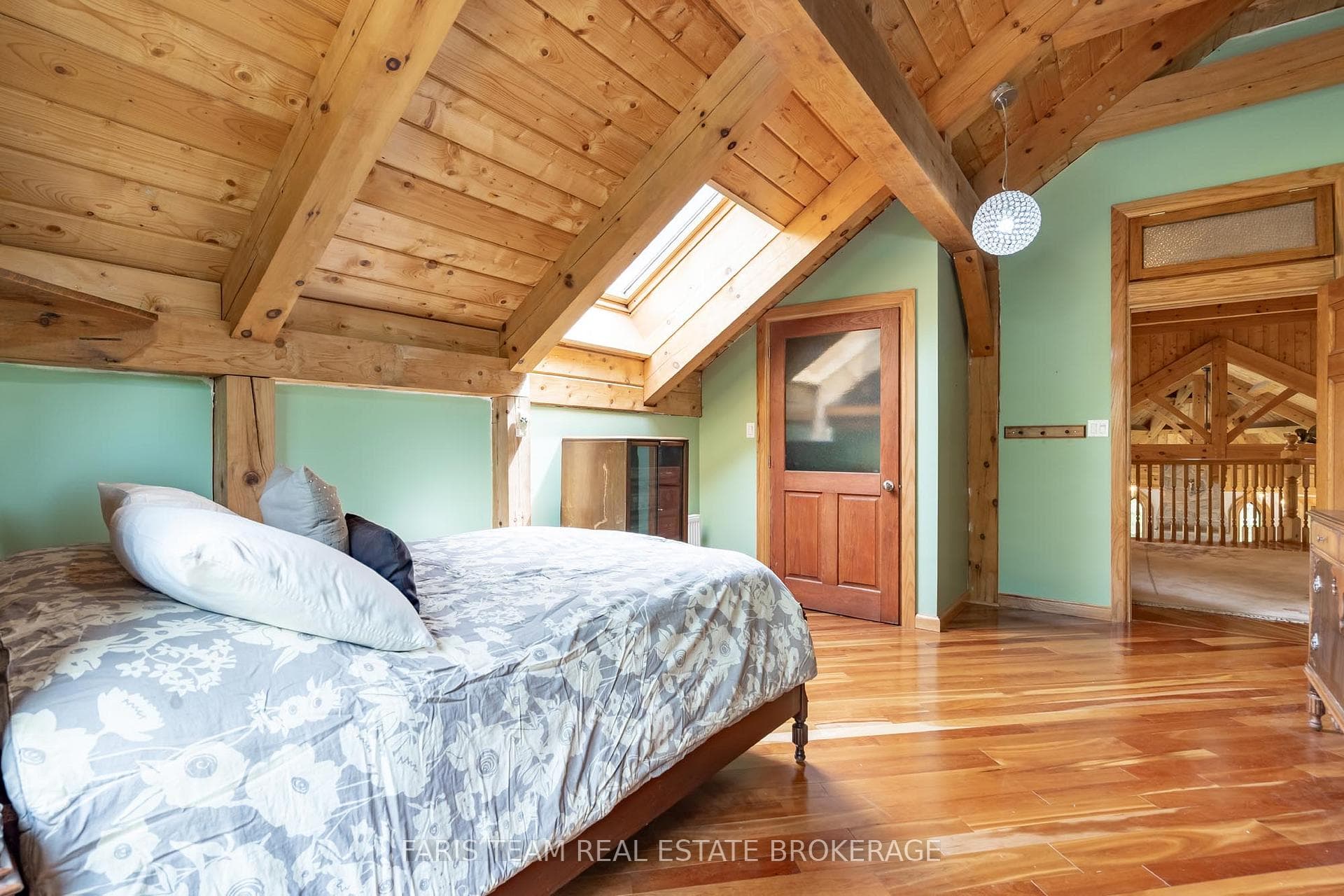 636 Harbour Street photo 26