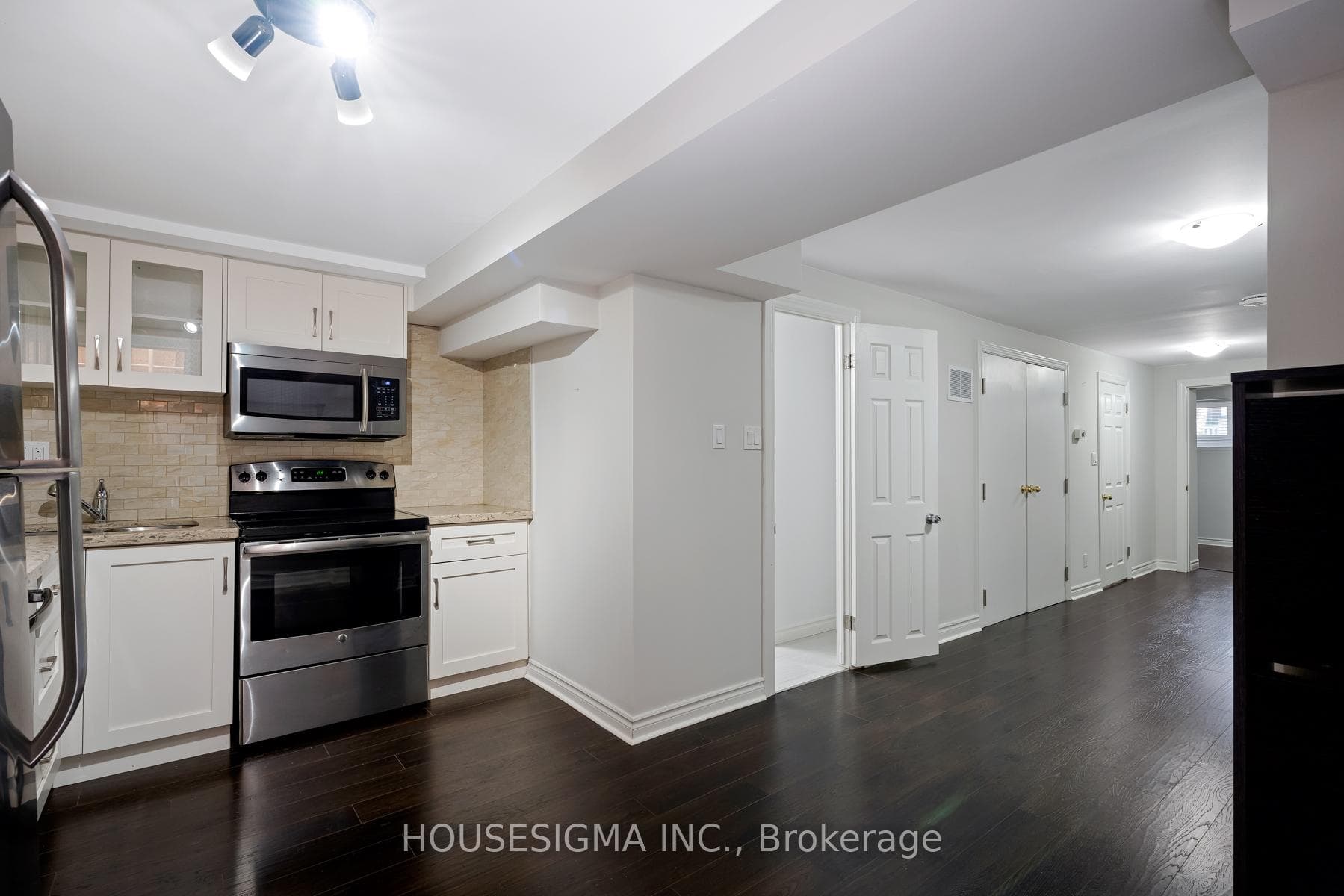 72 Redwood Avenue Unit Lower photo 2