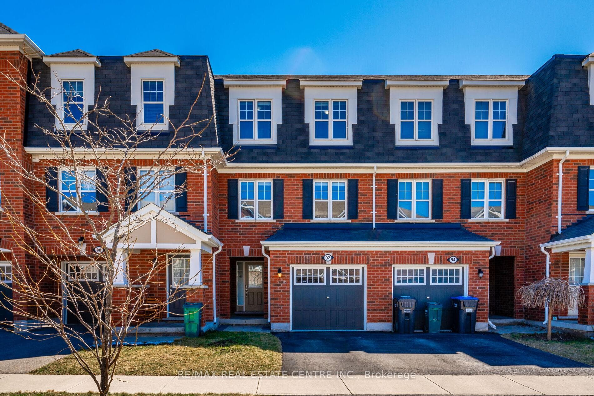 92 Bannister Crescent photo 1