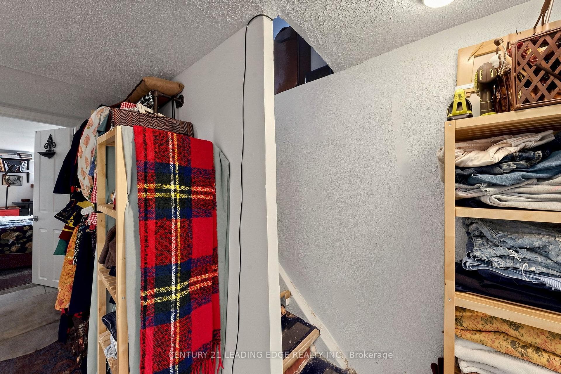1132 DUFFERIN Street photo 27