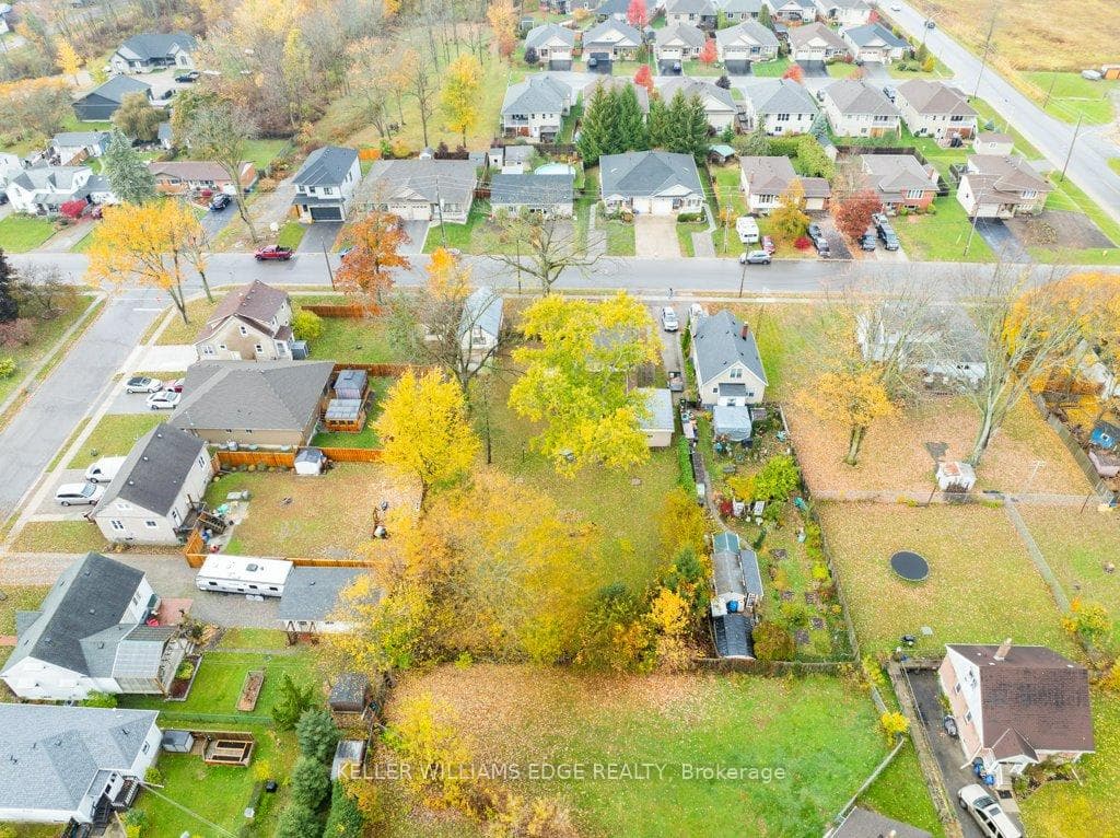 611 John Street photo 36