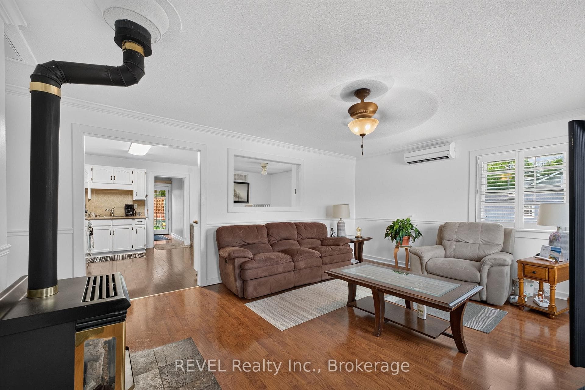 3262 Young Avenue photo 9