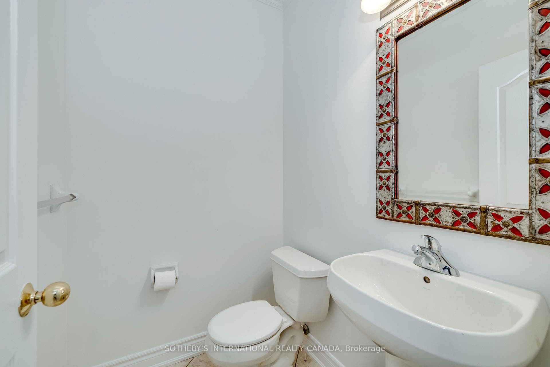 549 Renshaw Court photo 23