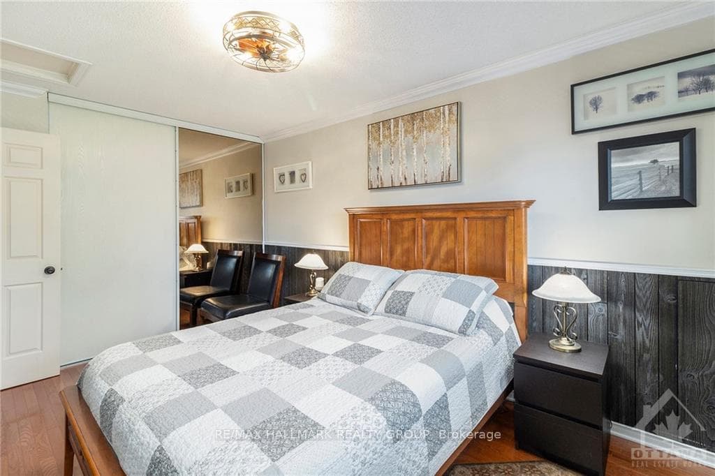 825 HARLEQUIN Crescent photo 15