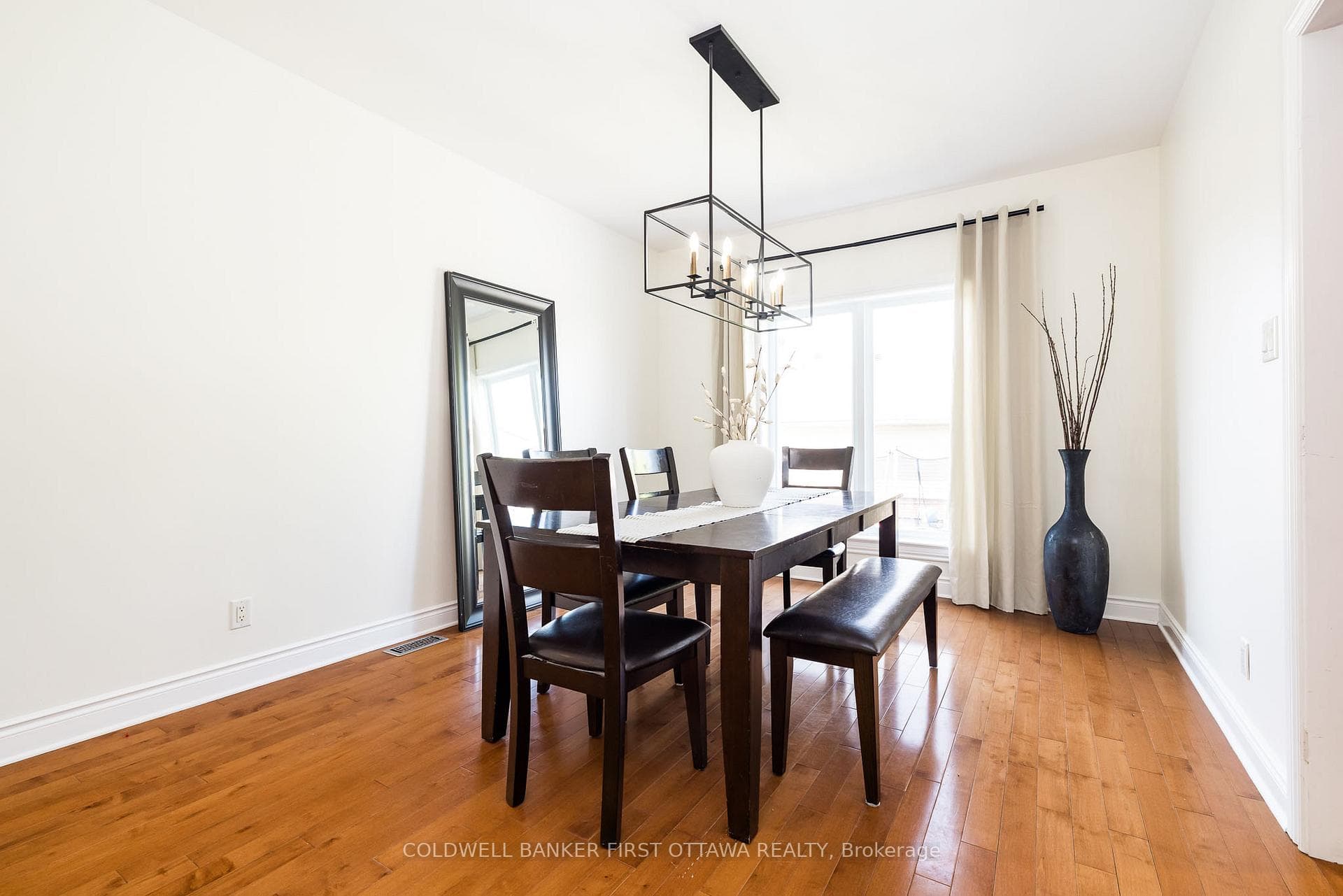 187 GLENNCASTLE Drive photo 8