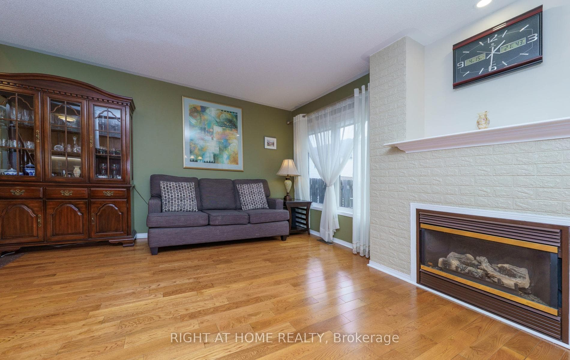 21 Marshview Avenue photo 5