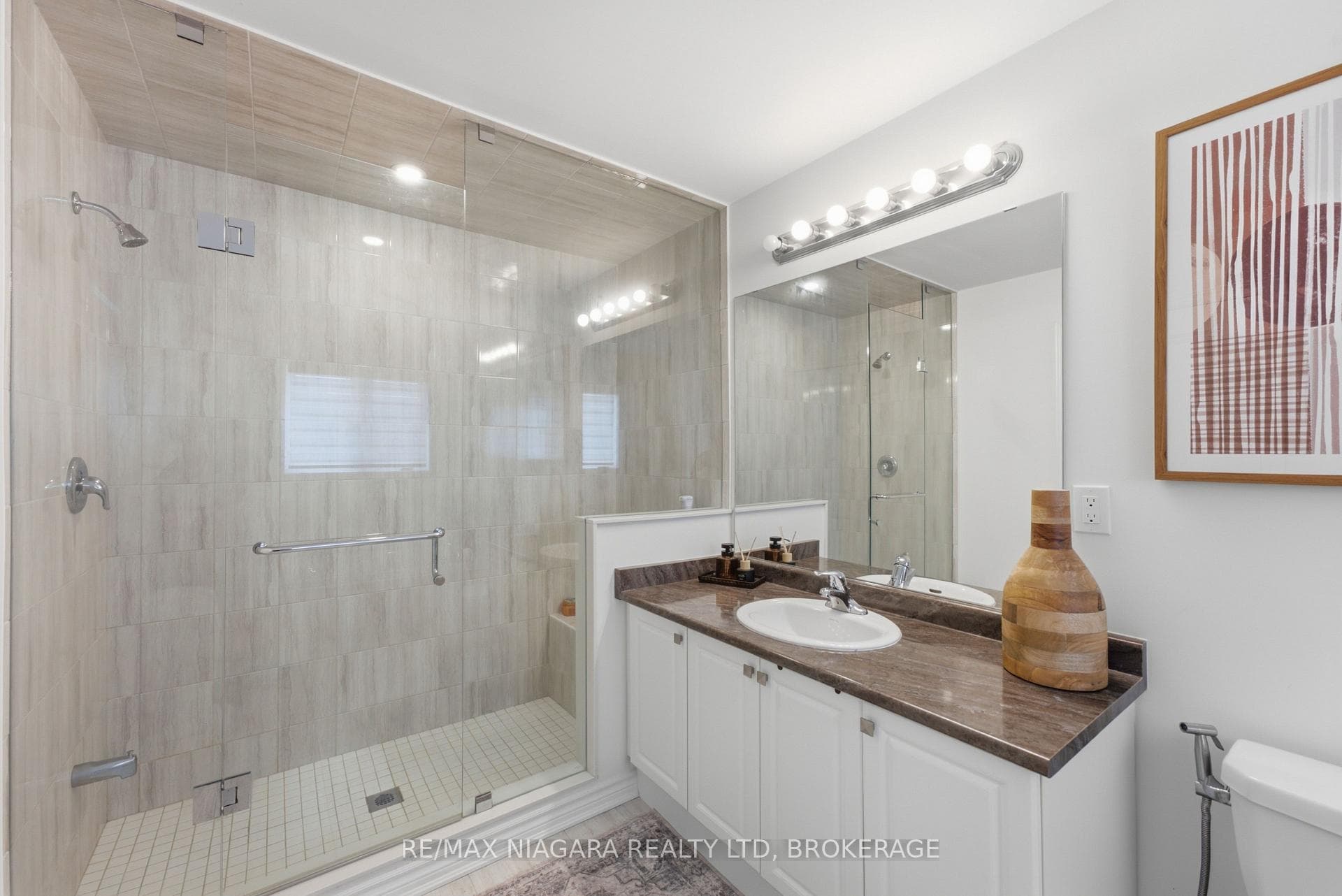 56 Sapphire Way photo 24