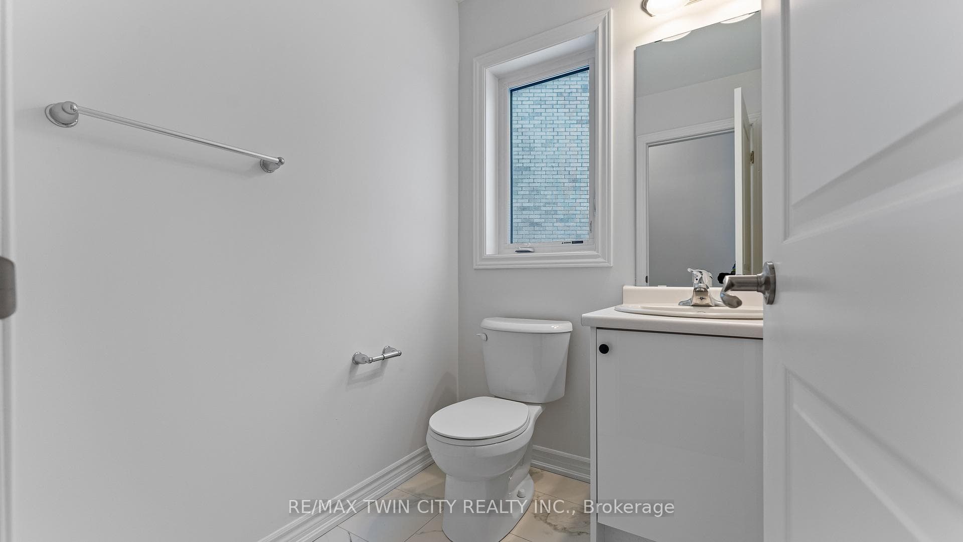 29 Stokes Road photo 13