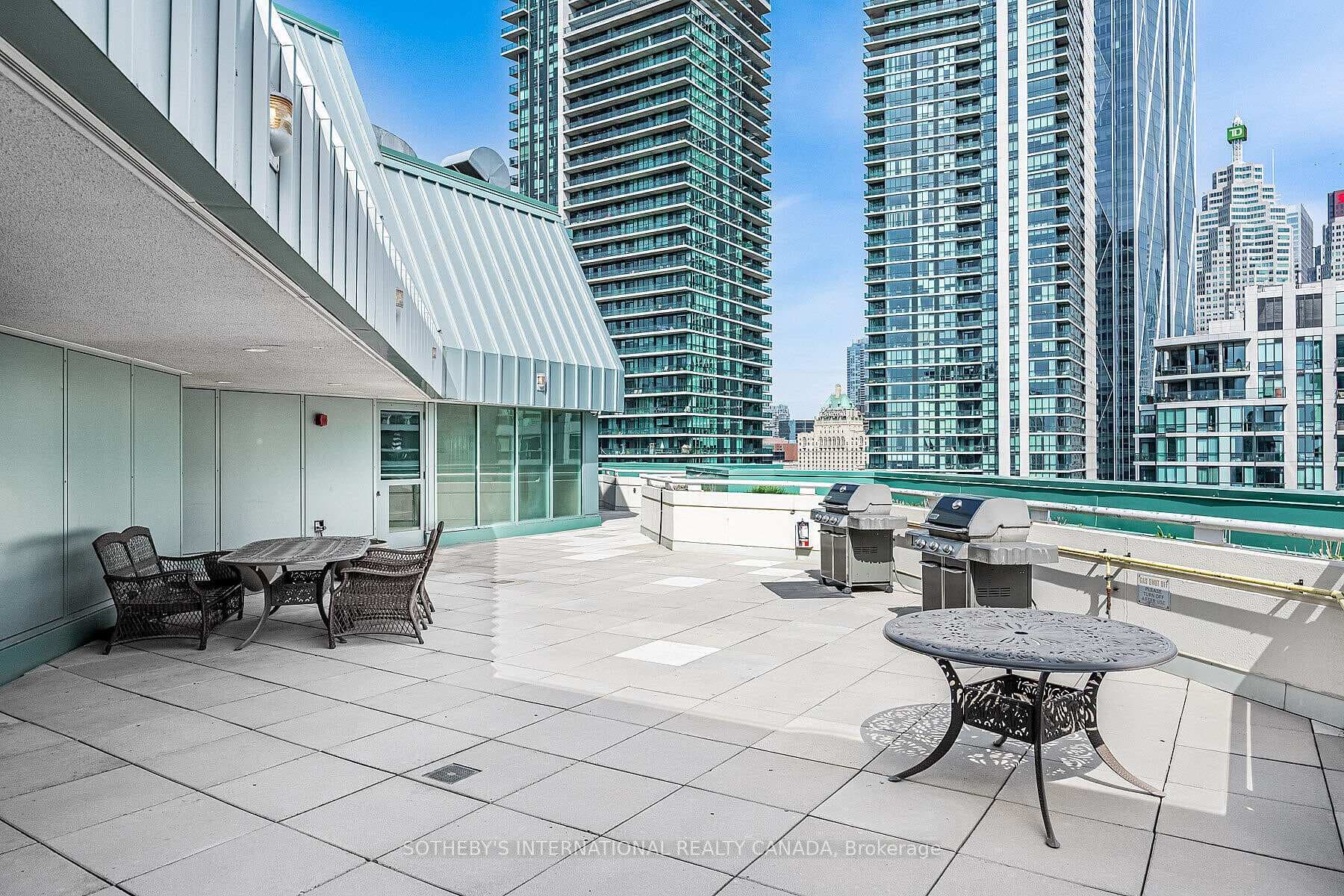 10 Queens Quay Unit 2305 photo 32