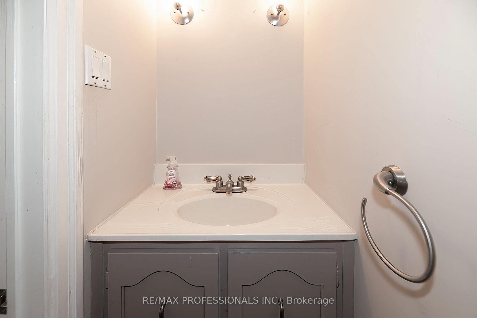 61 Grenview Boulevard photo 29