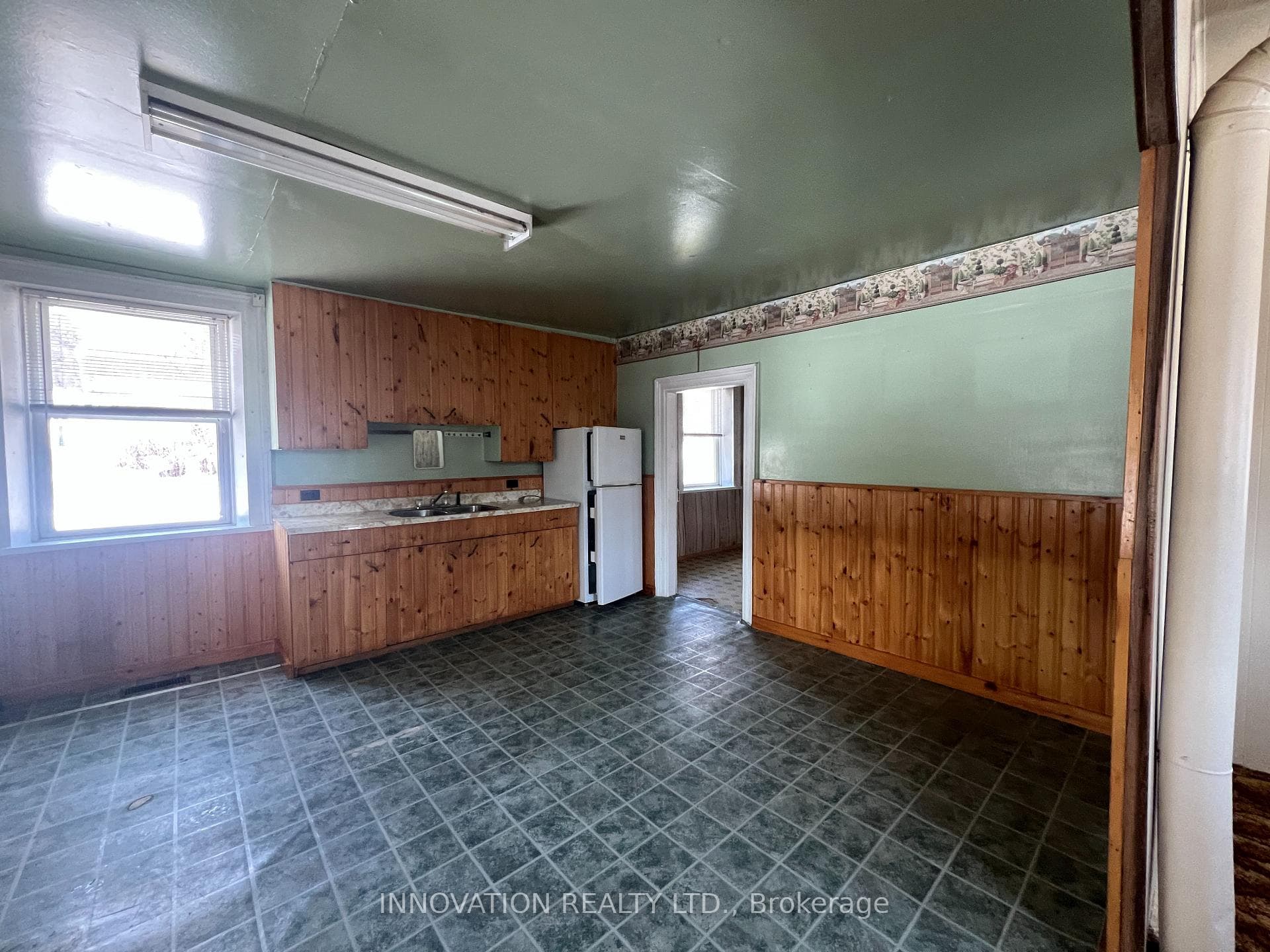 Large Country Kitchen