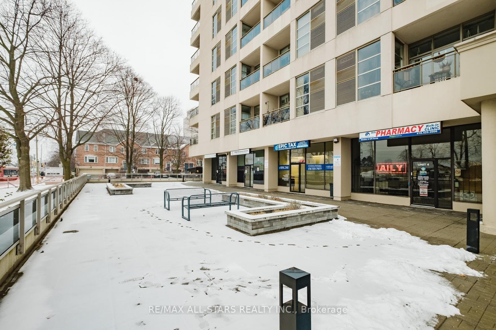 1 Leaside Park Drive Unit 303 photo 5