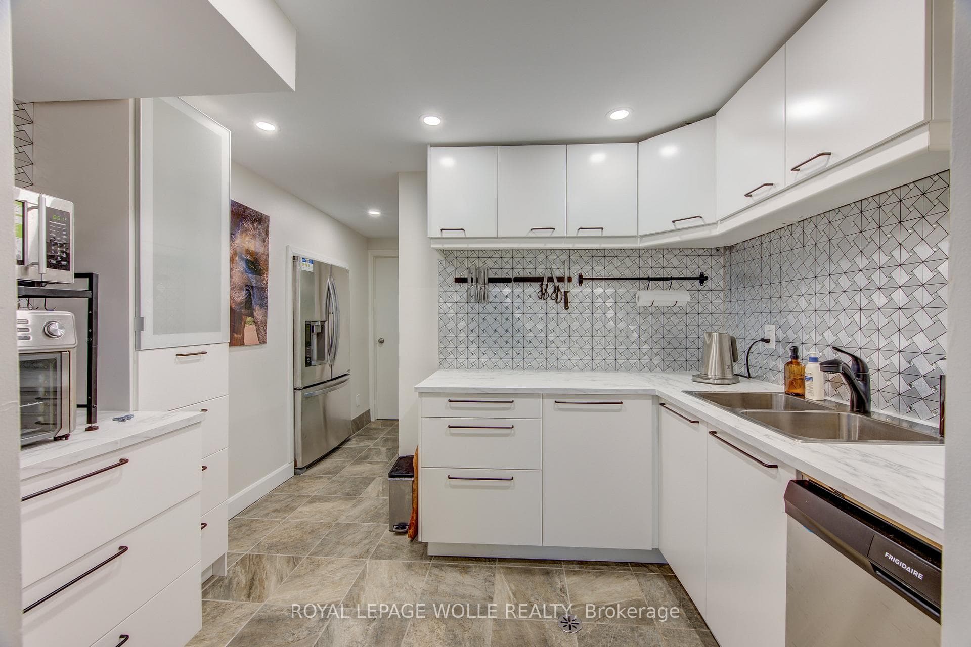 112 Mitchell Street photo 35