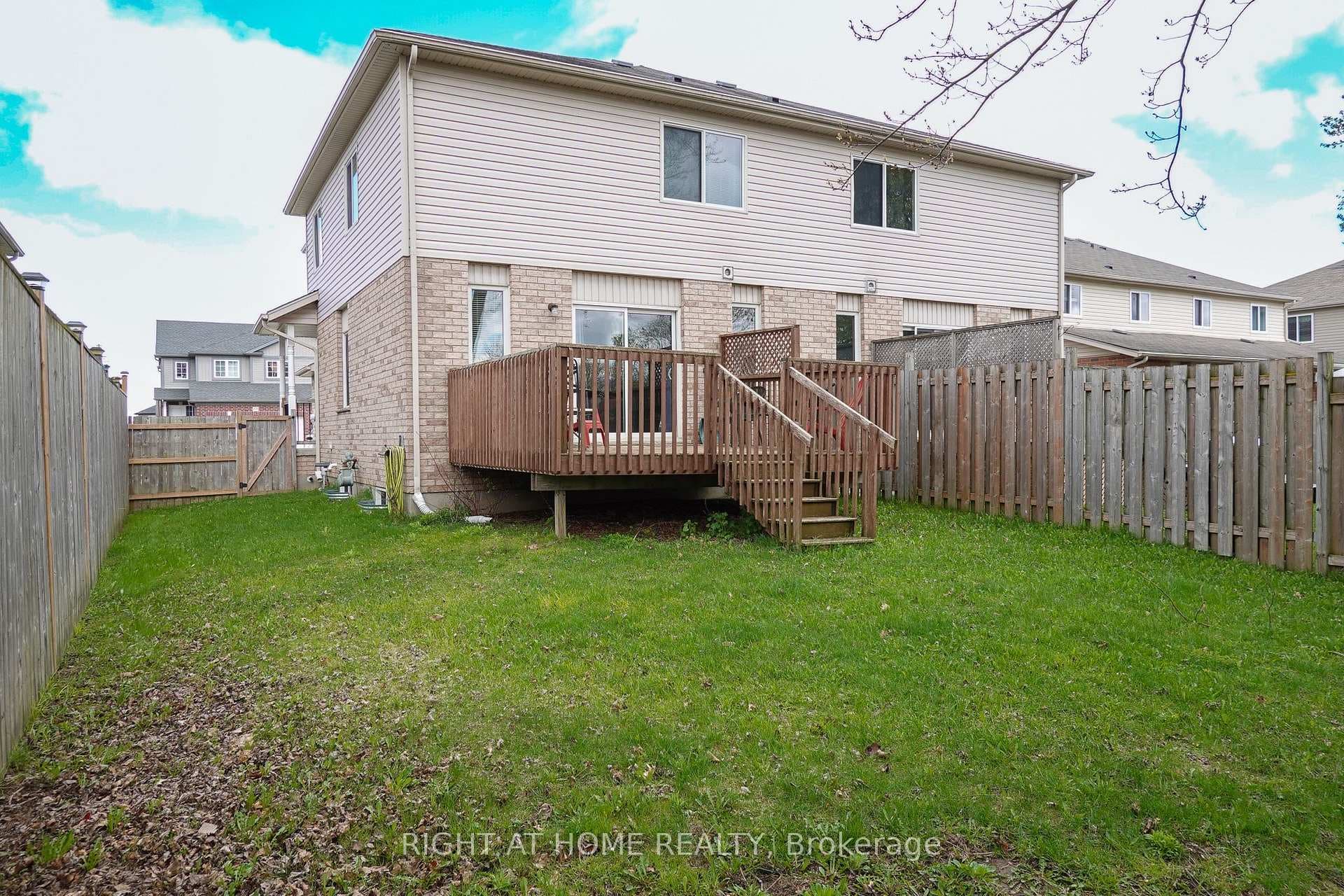 652 Salisbury Avenue photo 18