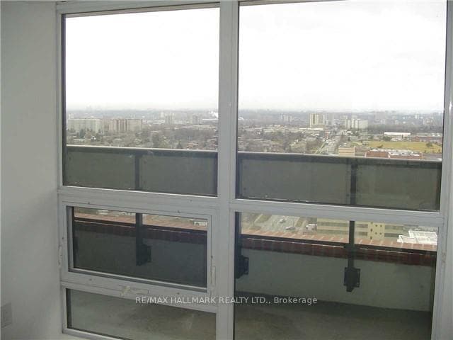 830 Lawrence Avenue Unit 2001 photo 5