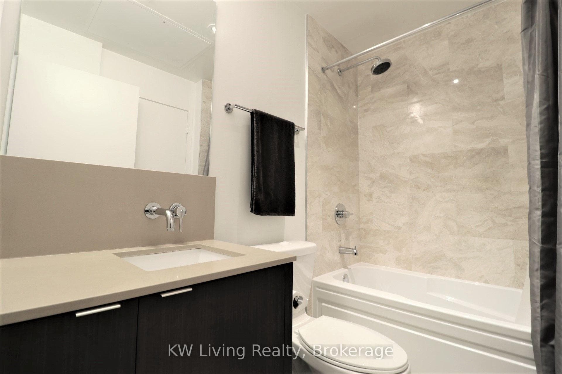 88 Harbour Street Unit 6703 photo 6