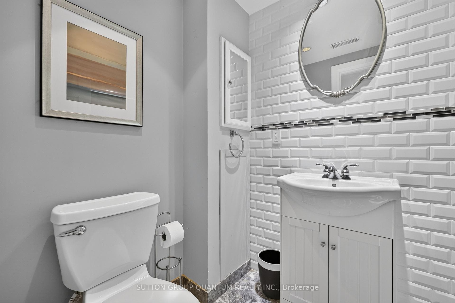 2233 Oneida Crescent photo 24
