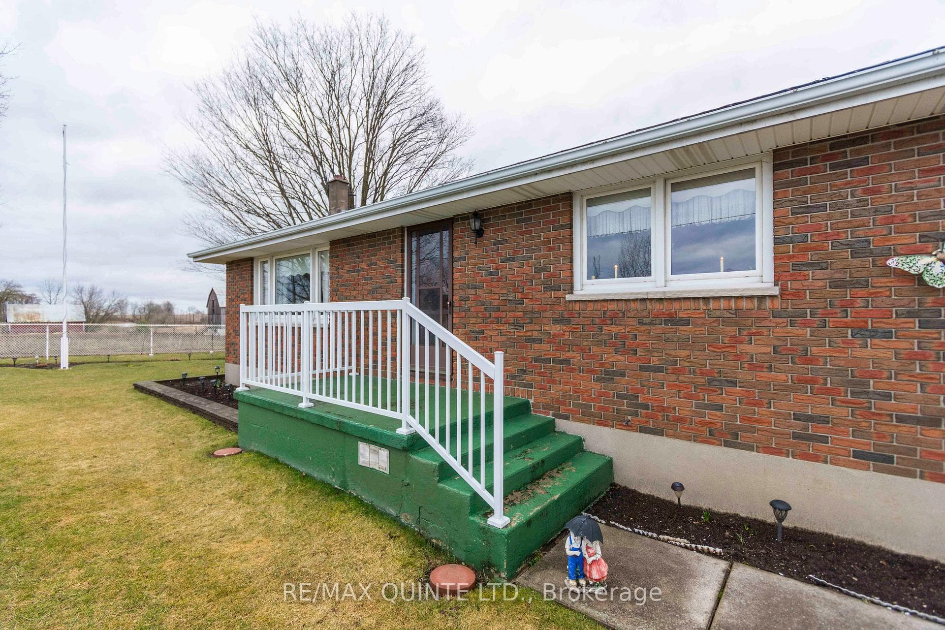 4661 Stirling-Marmora Road photo 3