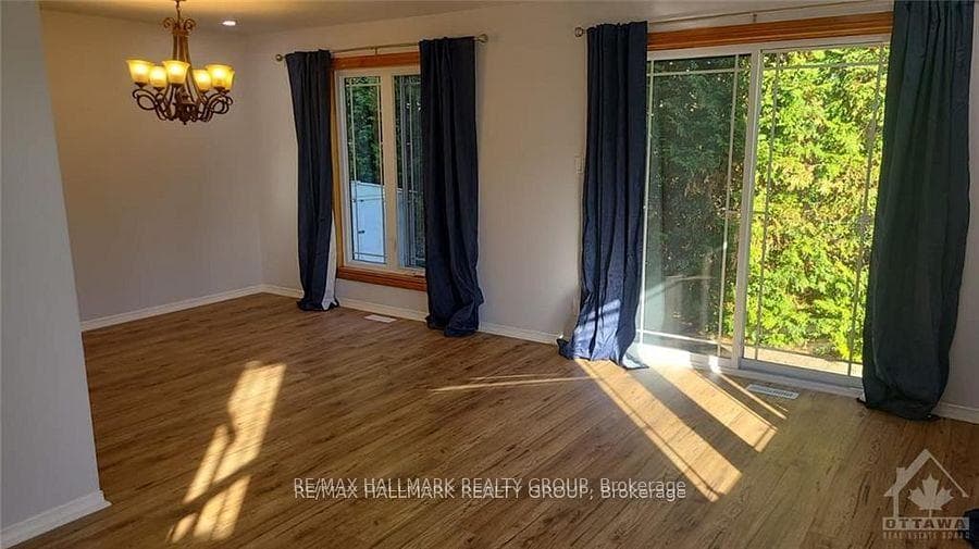 366 Pickford Drive photo 8