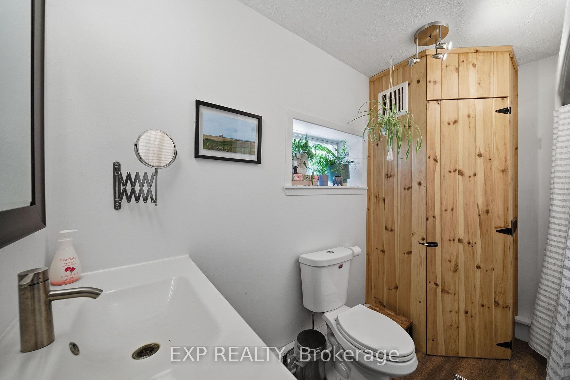 1490 PLANTAGENET CONCESSION 3 N/A photo 18
