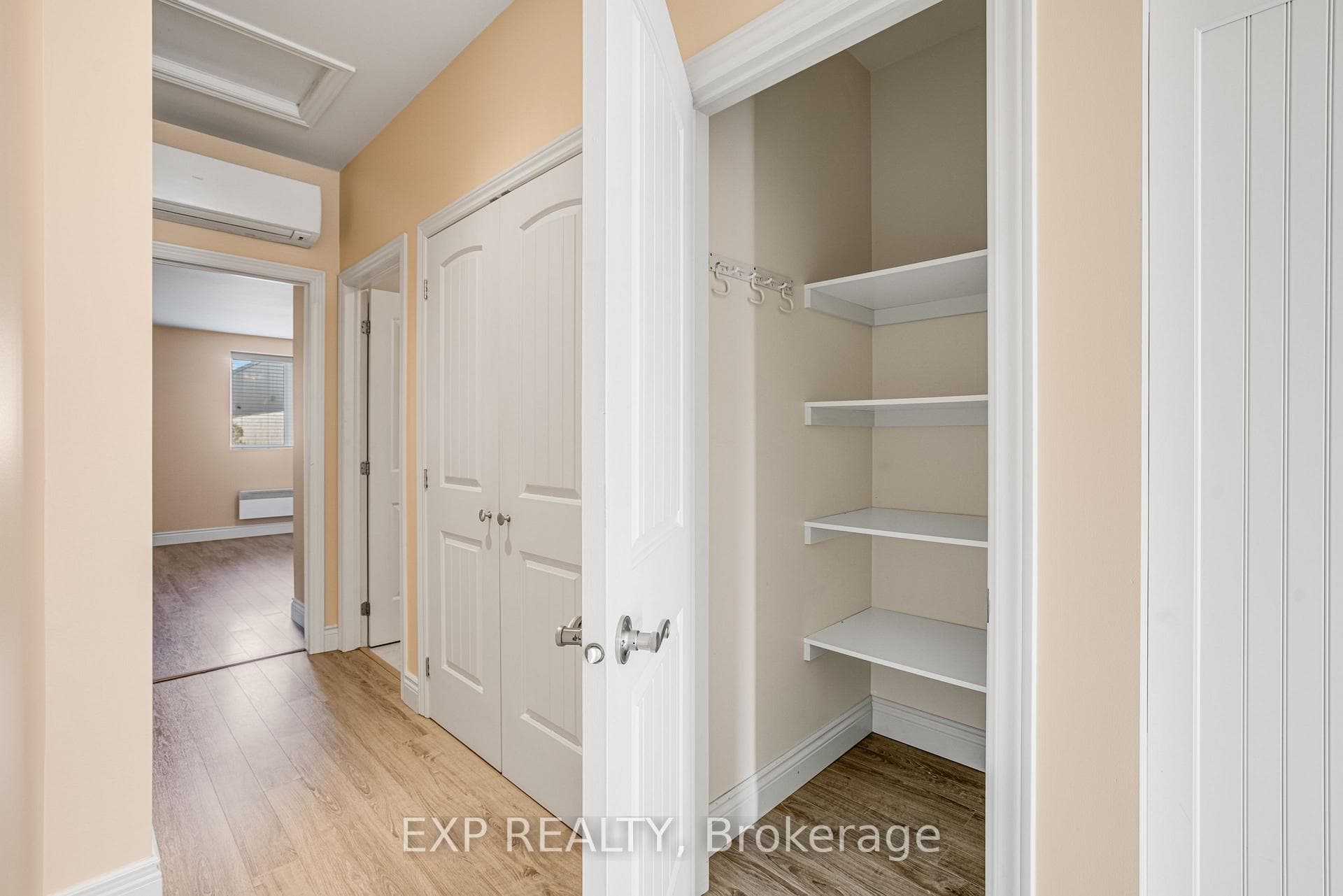 4518 Ste Catherine Street photo 9