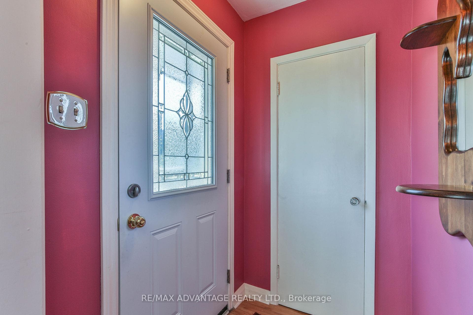 237 Rainbow Avenue photo 3