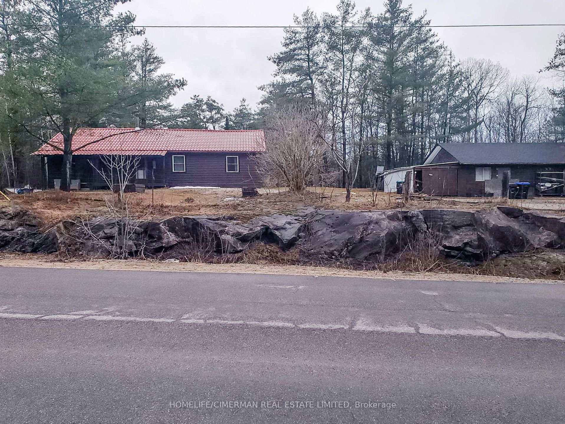 2854 Brady Drive photo 2