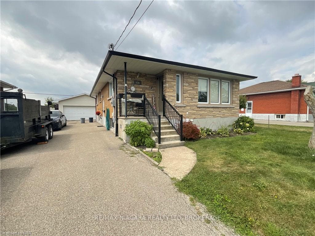 136 CLARKE Street Unit UPPER photo 1