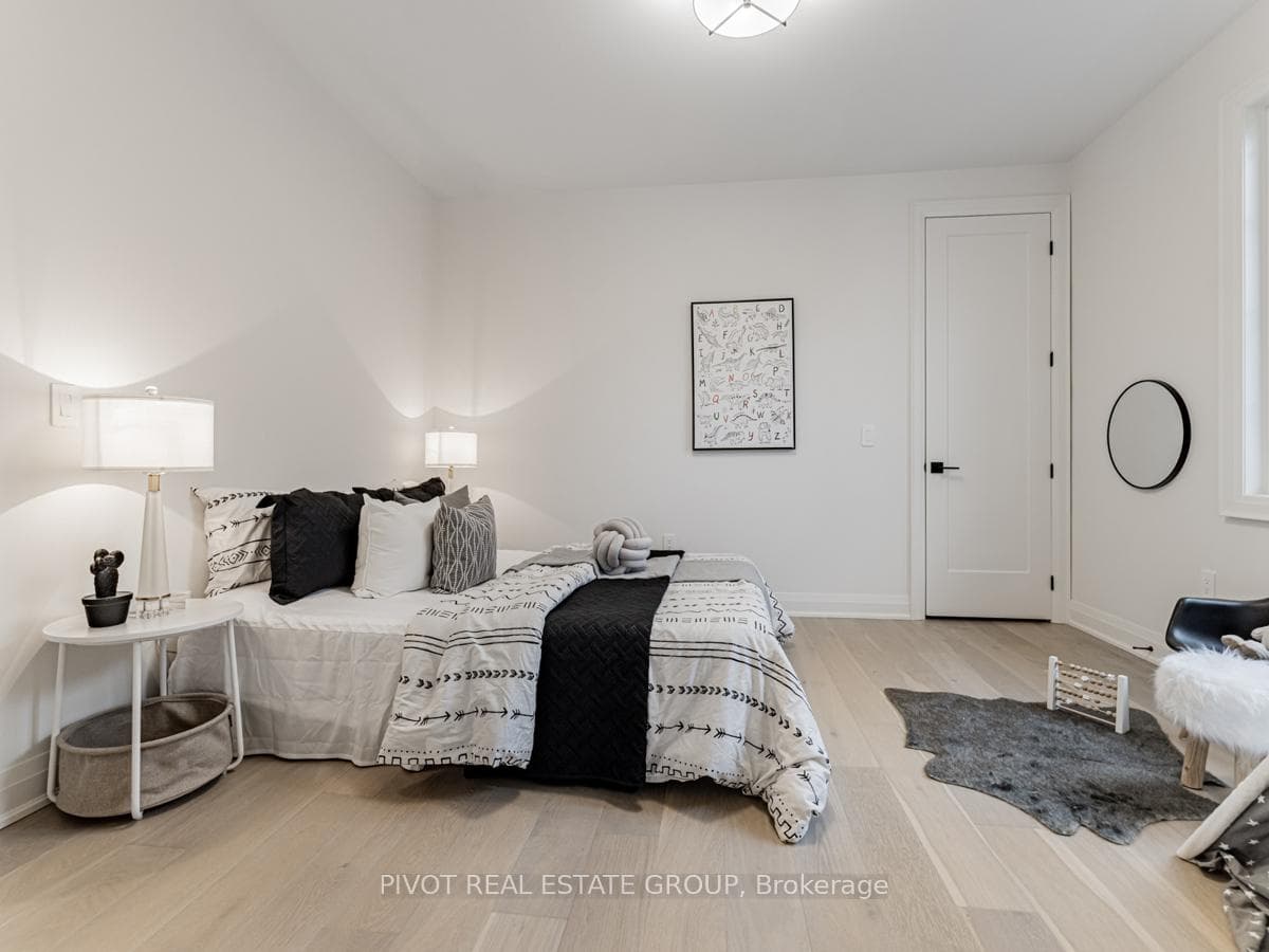 5 Rowe Street photo 31