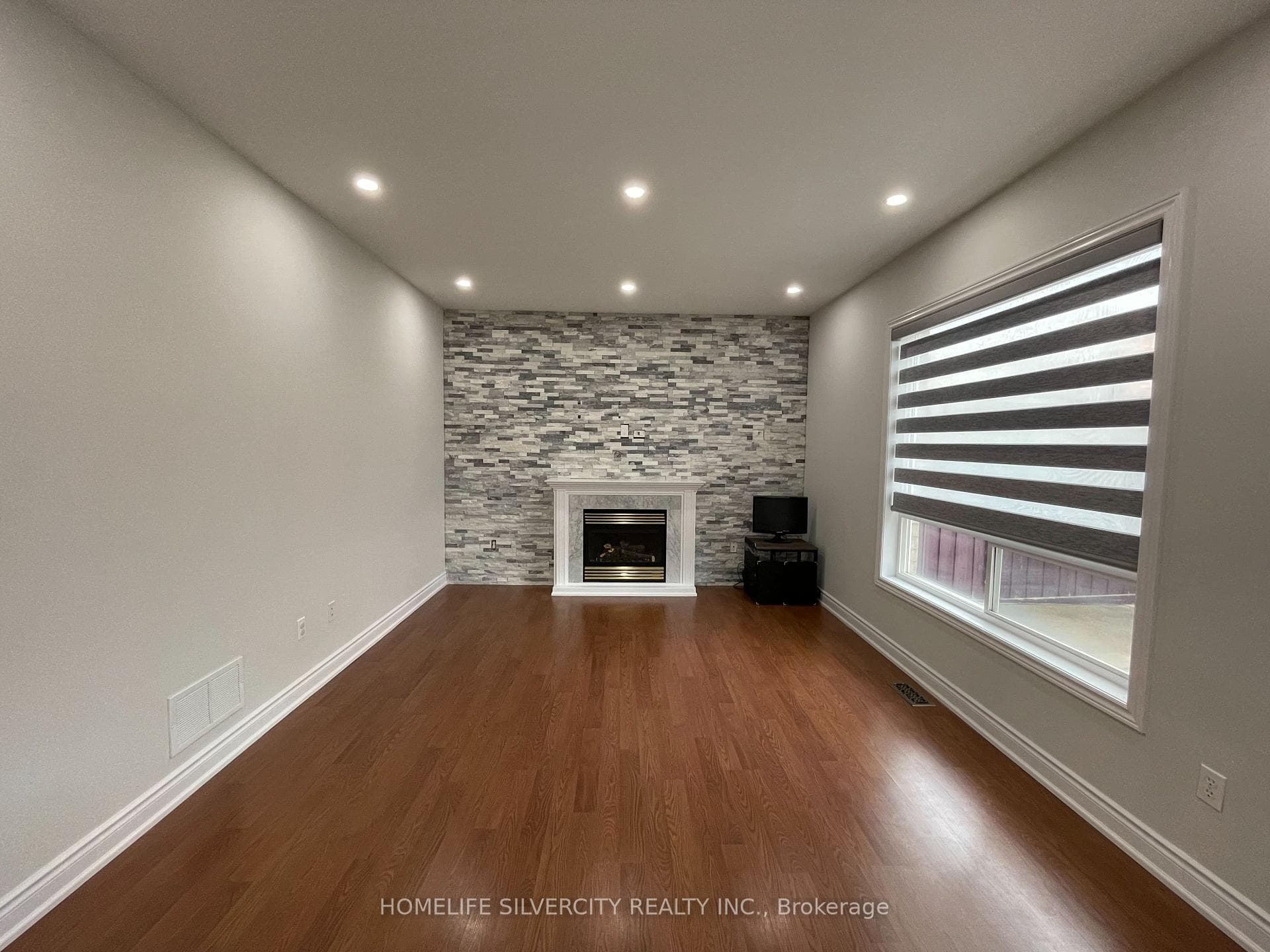 4 Runnymede Crescent photo 8