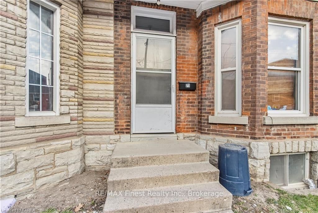 71 DIVISION Street photo 3