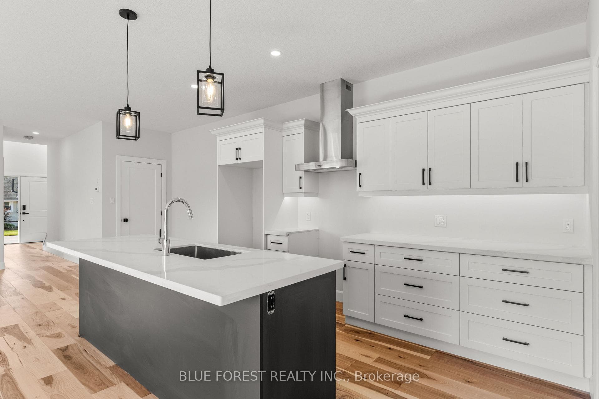198 McRae Street photo 7