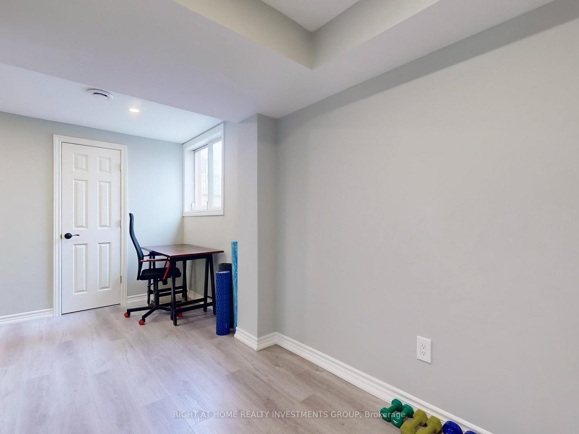 203 Kensit Avenue photo 32