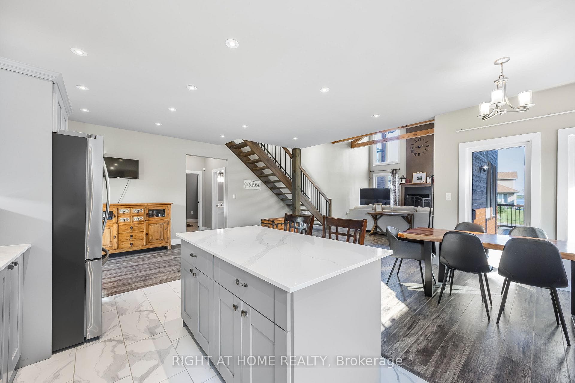 575 Oleary Lane photo 9