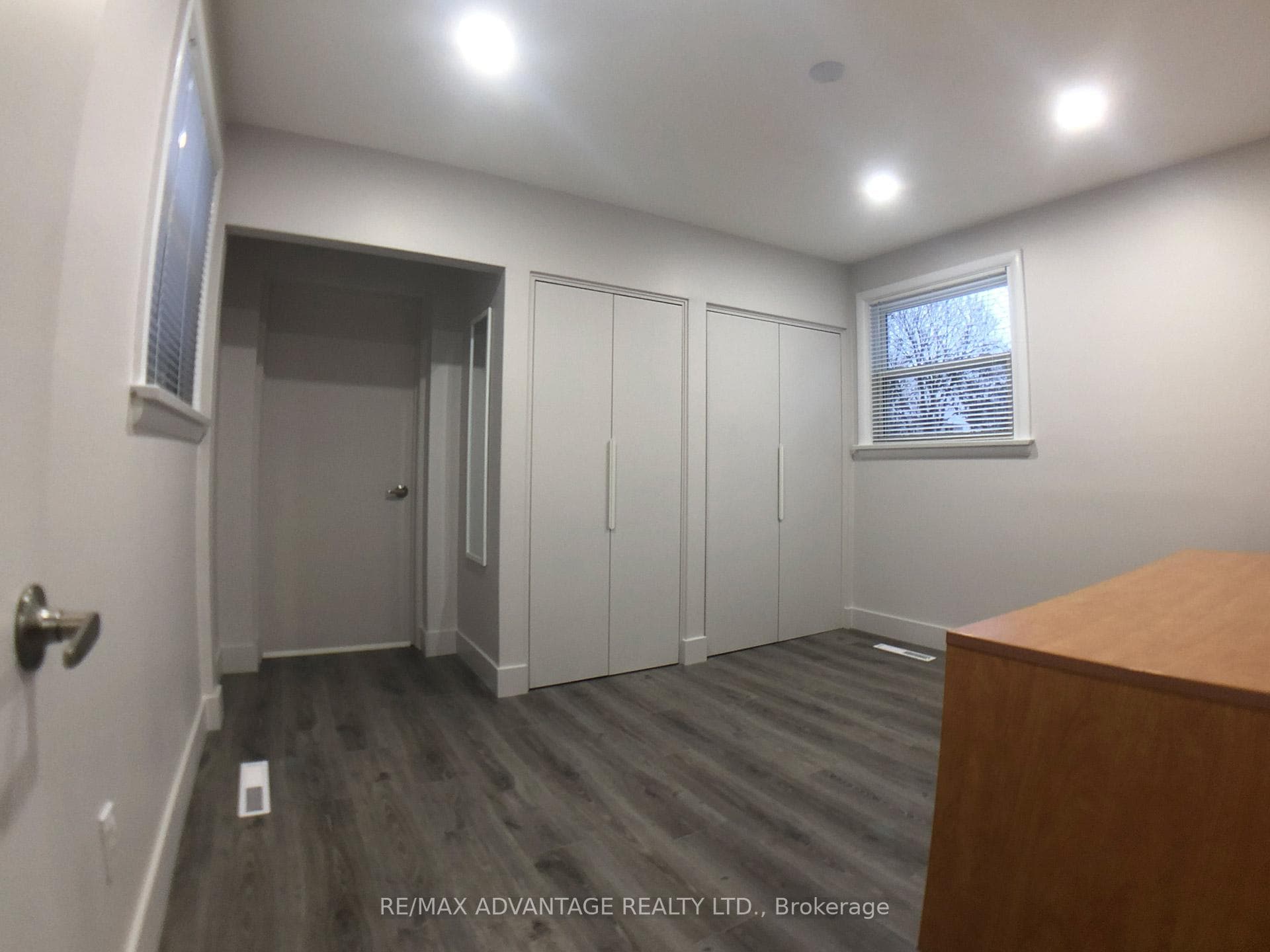 206-208 Barry Place photo 21