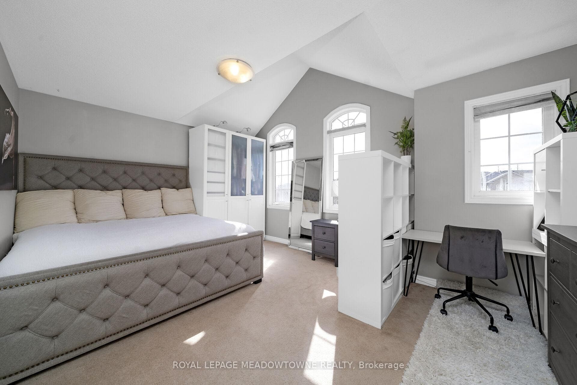 347 Ellwood Dr W 2nd Bedroom