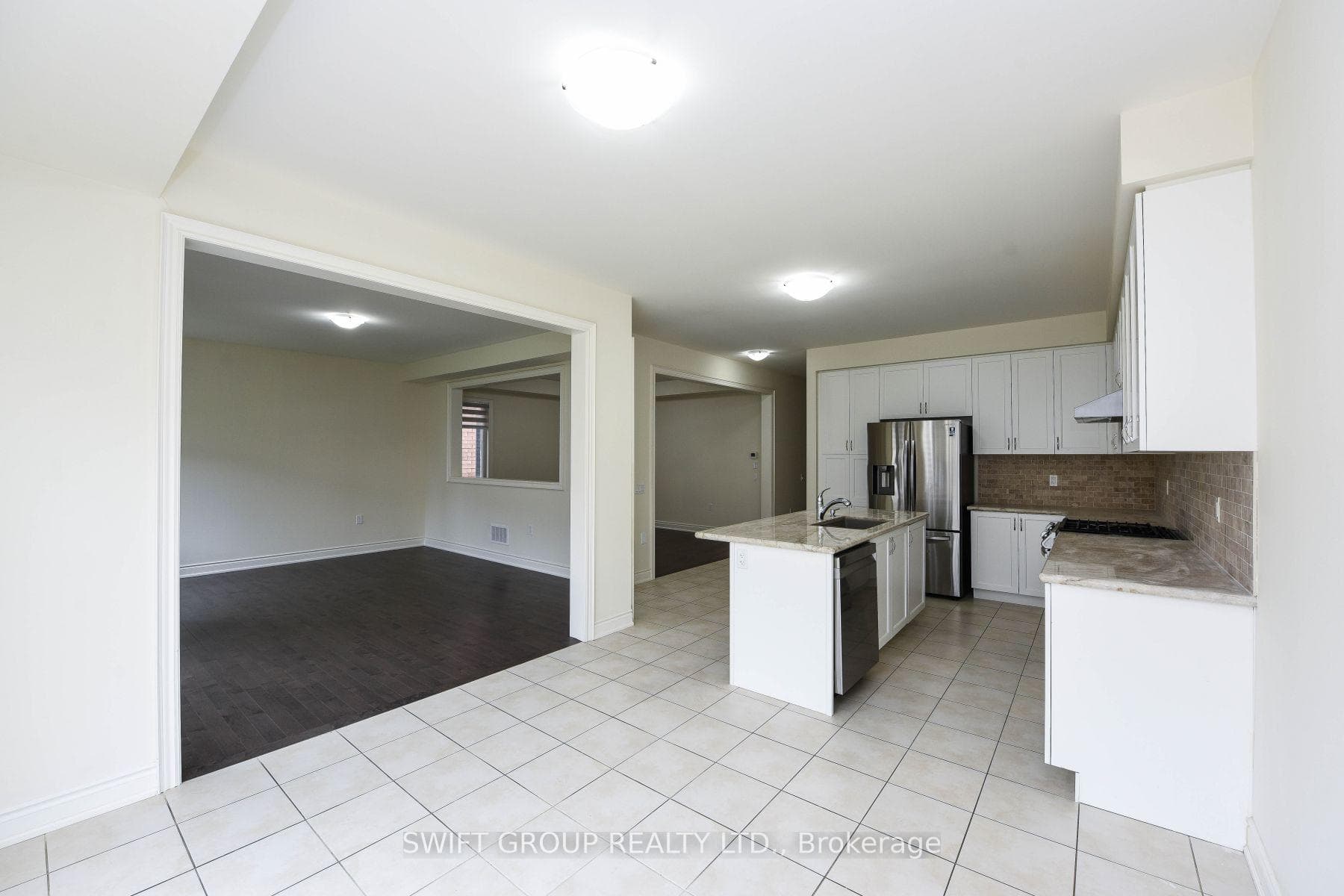 24 Dotchson Avenue Unit Upper photo 10