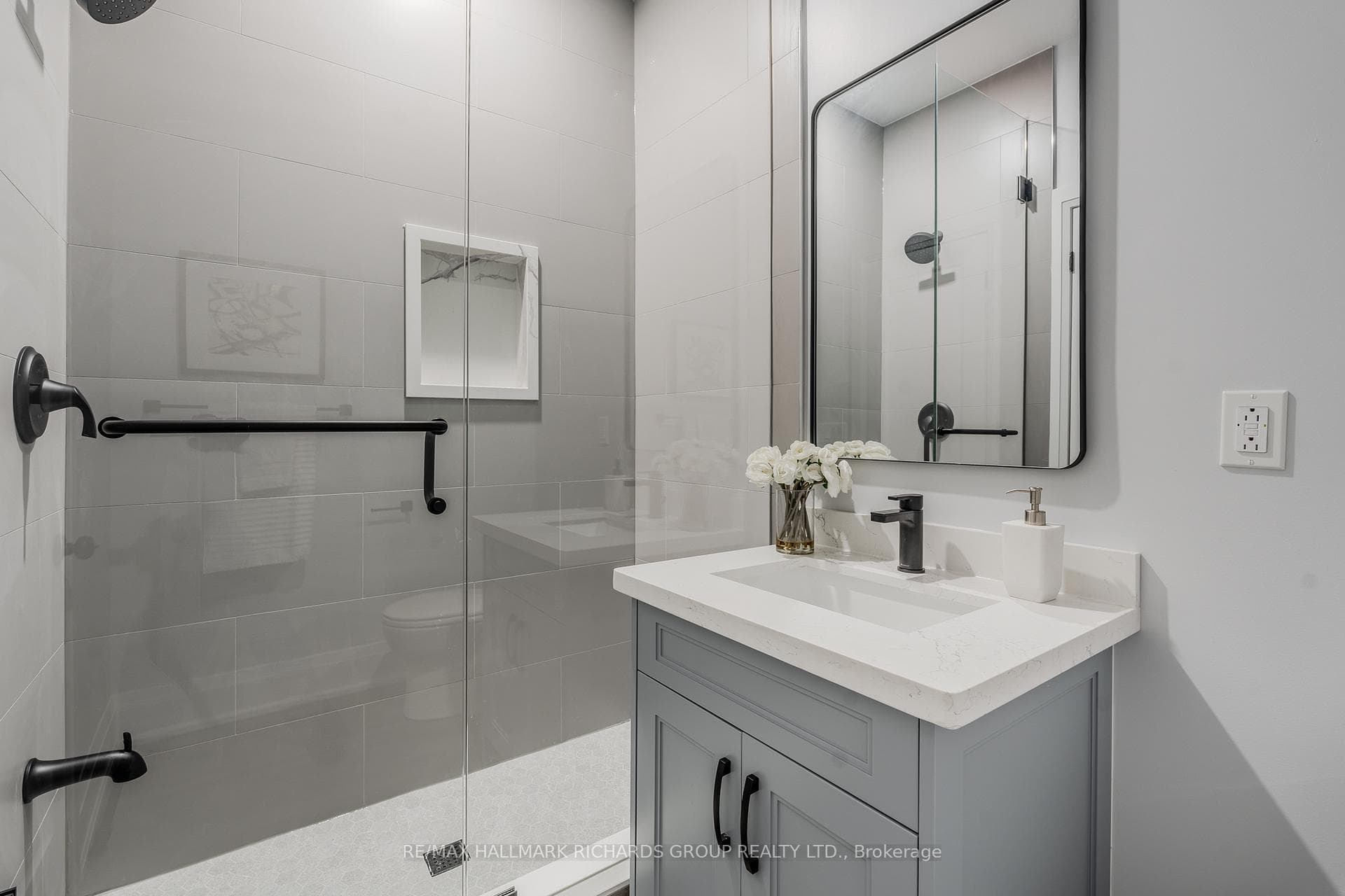 75 Holmstead Avenue photo 19